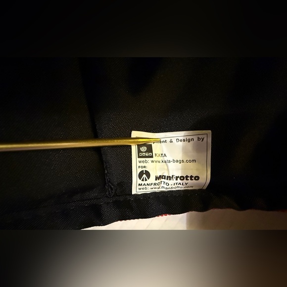 Manfrotto MB MBAG80PN 80cm Tripod Black w Red Trim Zippered Bag - Picture 7 of 12